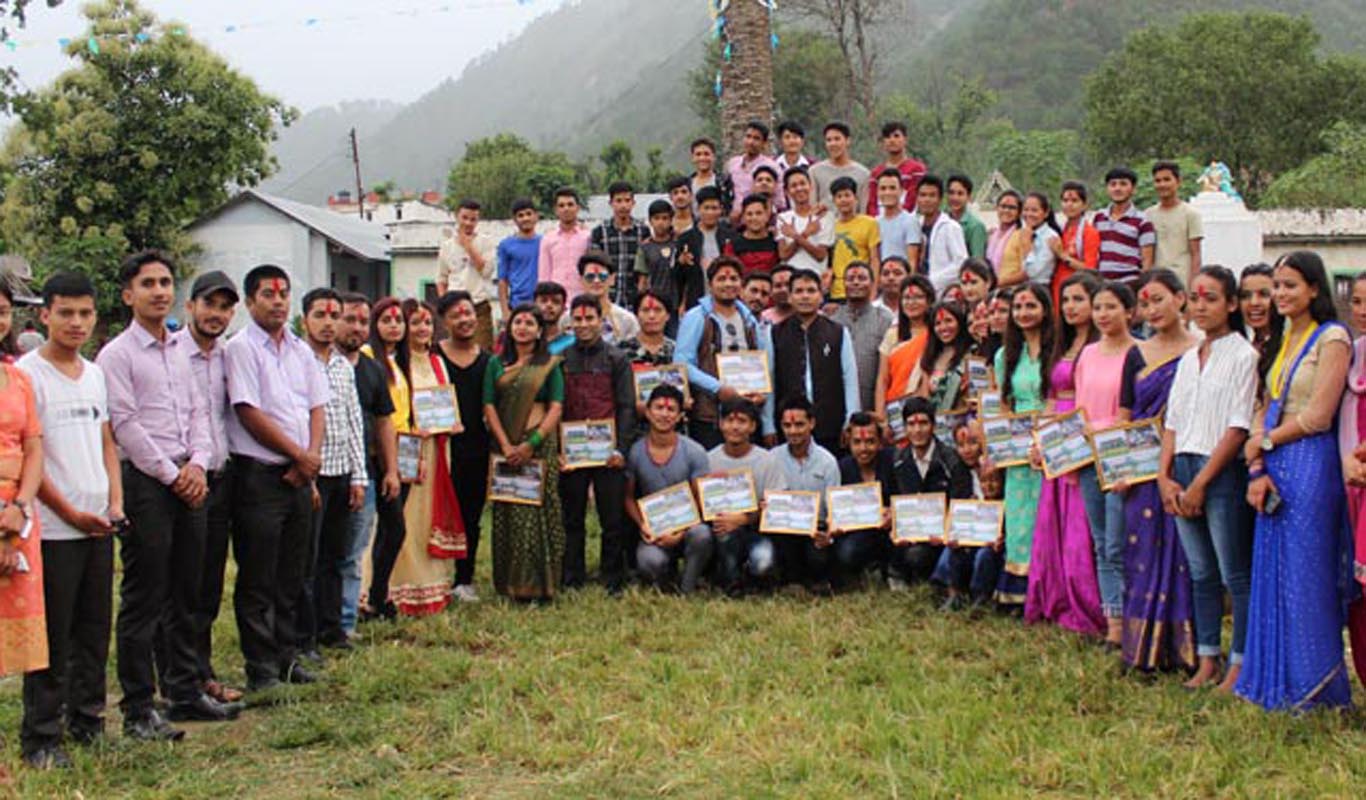 ISC Ag. तेस्रो बर्षका बिध्यार्थीहरु बिदाई कार्यक्रम पश्चात ।